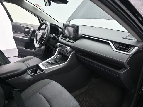 Used 2021 Toyota RAV4 XLE w/ Convenience Package image 22