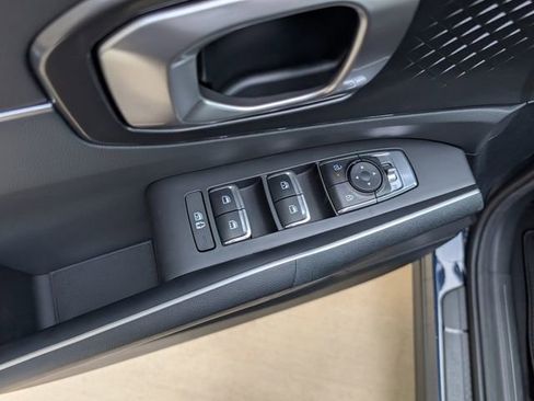 Used 2025 Kia Sorento EX image 21