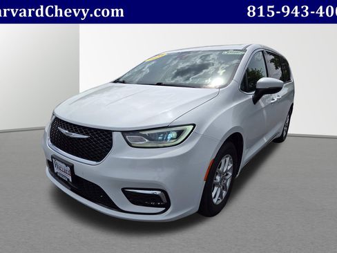 Used 2023 Chrysler Pacifica Touring-L FWD image 3