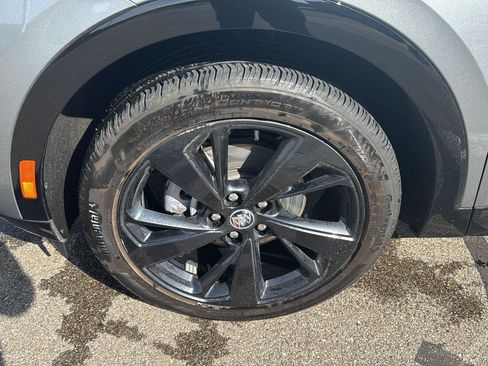 Used 2023 Buick Envision Essence w/ Sport Touring Package AWD/4WD image 10