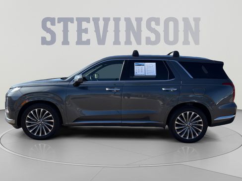 Used 2024 Hyundai Palisade Calligraphy AWD/4WD image 2