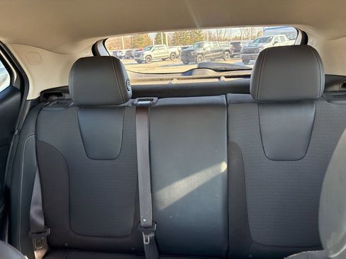 Used 2021 Buick Encore GX Preferred w/ Cold Weather Comfort Package FWD image 42