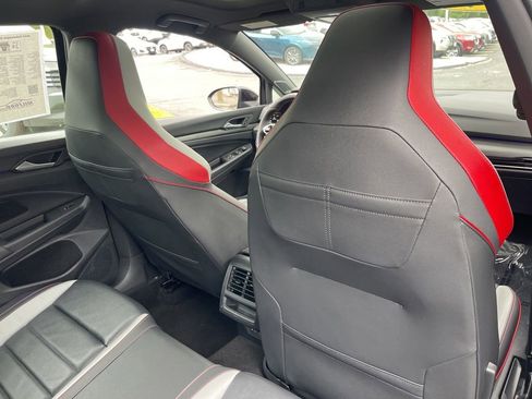 Used 2024 Volkswagen GTI SE FWD image 21