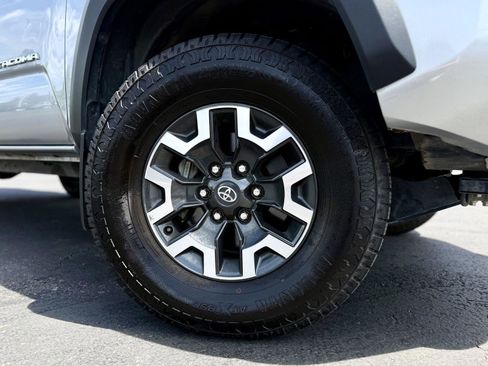 Used 2023 Toyota Tacoma TRD Off-Road AWD/4WD image 9