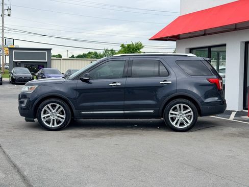 Used 2017 Ford Explorer Limited w/ Equipment Group 301A FWD image 3