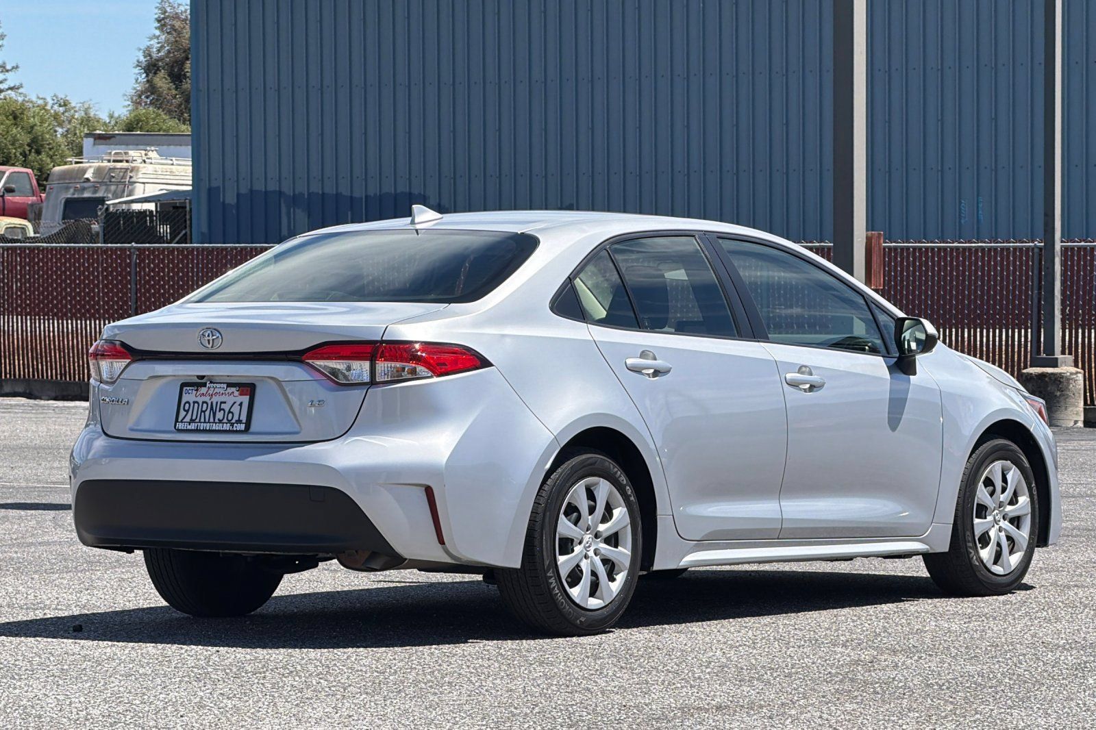 Used 2023 Toyota Corolla LE FWD image 5
