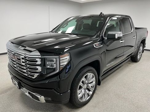 Used 2024 GMC Sierra 1500 Denali w/ Denali Reserve Package AWD/4WD image 4