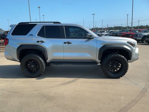 Used 2025 Toyota 4Runner TRD Off-Road image 9