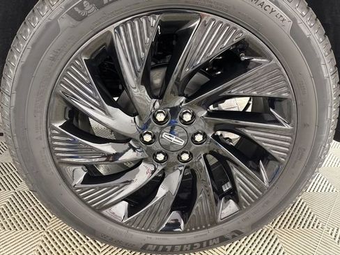New 2025 Lincoln Navigator L Reserve w/ Jet Appearance Package image 32
