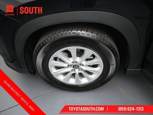 Used 2025 Toyota Grand Highlander AWD image 39