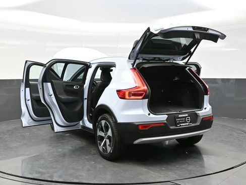 Used 2025 Volvo XC40 B5 Plus AWD/4WD image 41