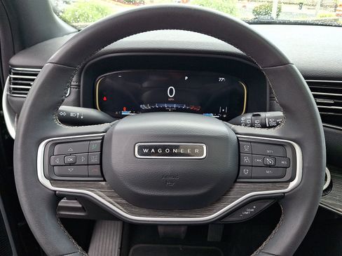 Used 2022 Jeep Wagoneer Series II w/ Premium Group I AWD/4WD image 19