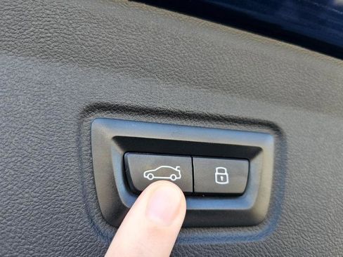 Used 2023 BMW i4 eDrive40 w/ M Sport Package image 93