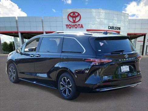 Certified 2025 Toyota Sienna Platinum AWD/4WD image 6