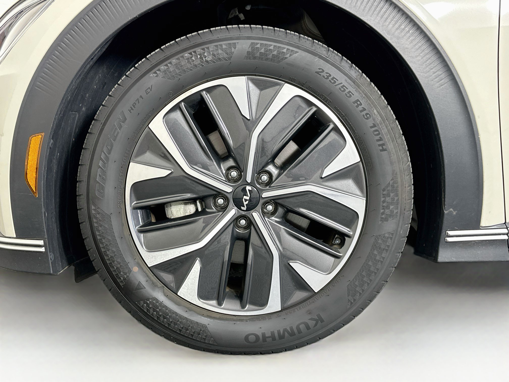 Used 2024 Kia EV6 Light AWD/4WD image 11