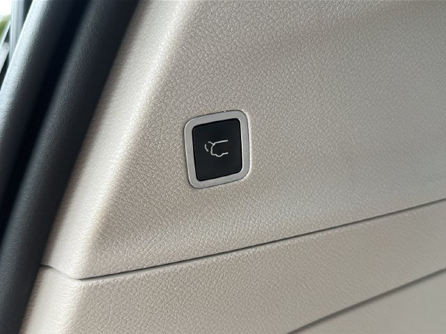 Used 2017 Chrysler Pacifica Touring-L Plus FWD image 22