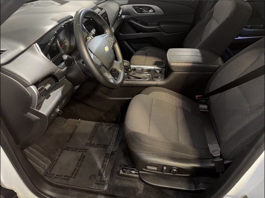 Used 2023 Chevrolet Traverse RS w/ LPO, Floor Liner Package AWD/4WD image 4