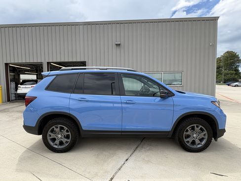 Certified 2025 Honda Passport TrailSport image 9