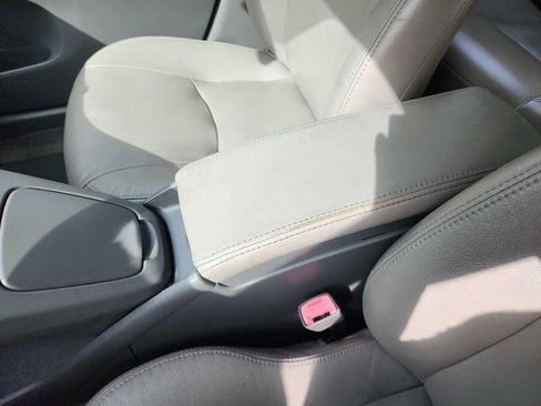 Used 2010 Toyota Prius Two FWD image 18