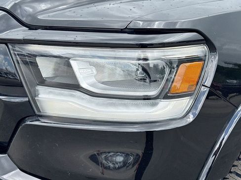 Used 2019 RAM 1500 Laramie AWD/4WD image 9