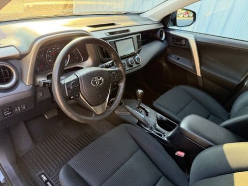 Used 2015 Toyota RAV4 LE image 20