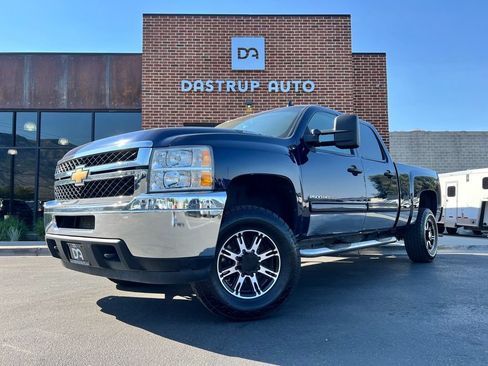 Used 2011 Chevrolet Silverado 2500 LT AWD/4WD image 1
