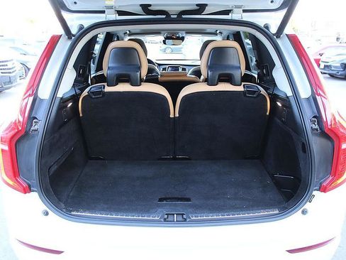 Used 2016 Volvo XC90 T6 Momentum AWD/4WD image 8