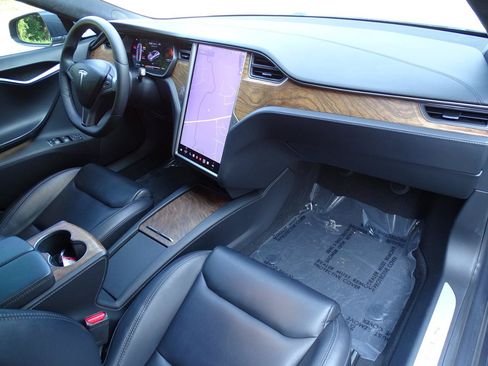 Used 2020 Tesla Model S Long Range Plus AWD/4WD image 22