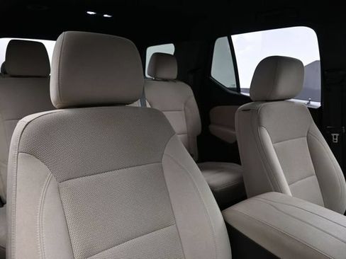 Used 2022 Chevrolet Traverse LS FWD image 30