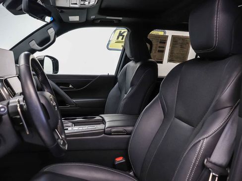 Used 2024 Lexus LX 600 4WD w/ Interior Upgrade Package image 17