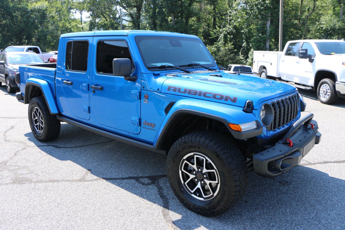 Used 2025 Jeep Gladiator Rubicon AWD/4WD image 10
