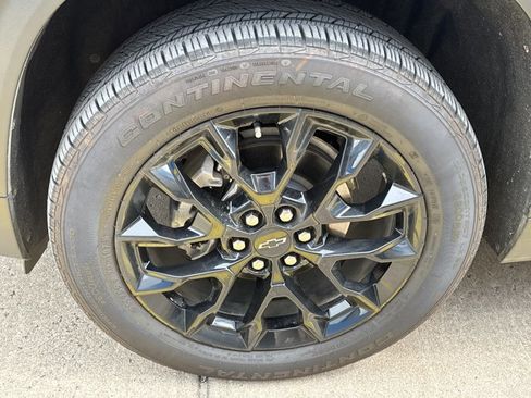 Used 2024 Chevrolet Traverse LT w/ Enhanced Driving Package FWD image 13