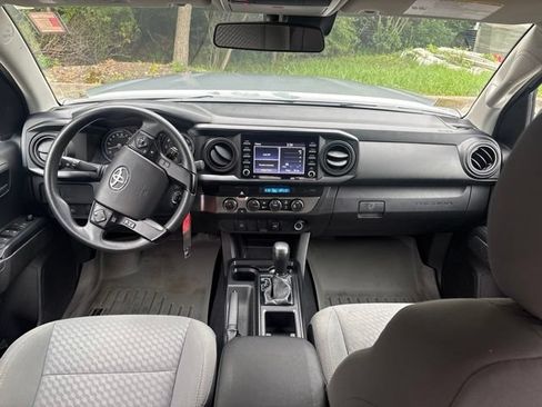 Used 2021 Toyota Tacoma SR AWD/4WD image 12