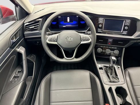 Used 2022 Volkswagen Jetta SE w/ Panoramic Sunroof Package image 10