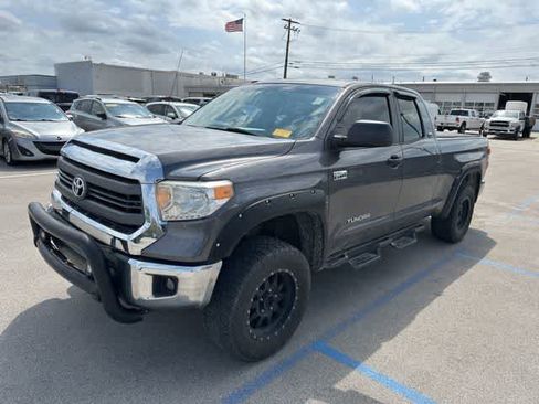 Used 2014 Toyota Tundra SR5 w/ SR5 Upgrade Package image 11