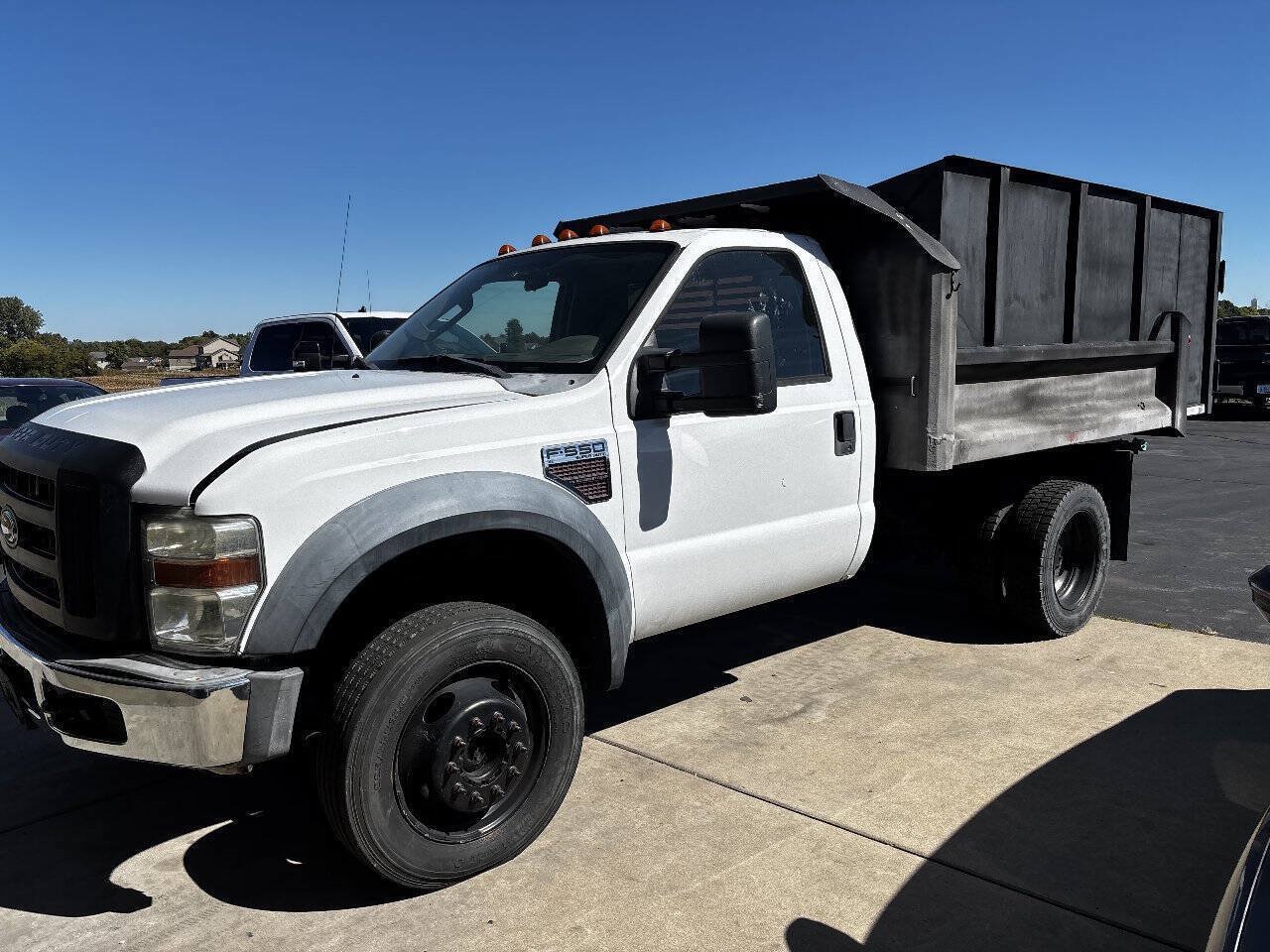 Used 2008 Ford F550 4x4 Regular Cab Super Duty image 2