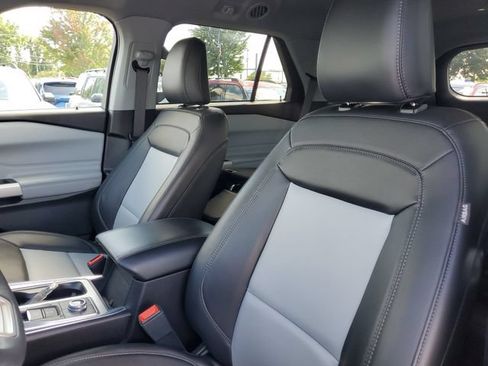 Certified 2023 Ford Explorer XLT w/ Equipment Group 202A AWD/4WD image 13