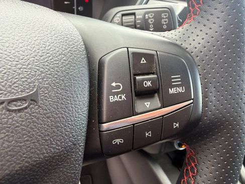 Used 2025 Ford Escape ST-Line Select AWD/4WD image 17