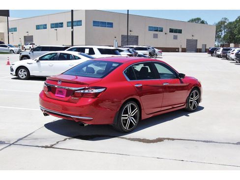 Used 2017 Honda Accord Sport image 5