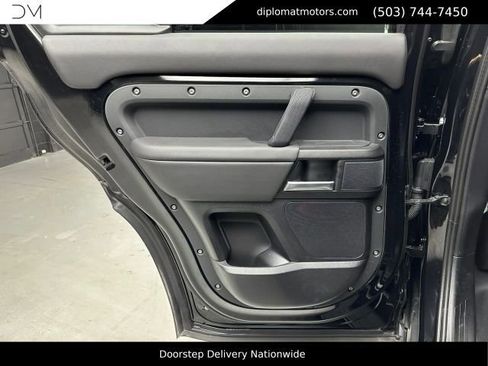 Used 2025 Land Rover Defender 110 V8 AWD/4WD image 26