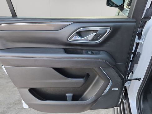 Used 2024 GMC Yukon XL AT4 w/ AT4 Premium Plus Package image 17