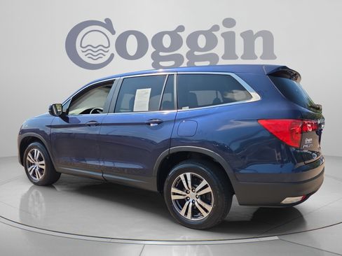 Certified 2017 Honda Pilot EX image 3