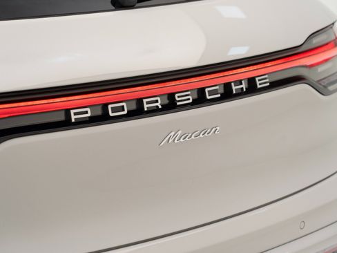 Certified 2026 Porsche Macan AWD/4WD image 13
