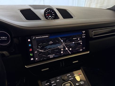 Used 2022 Porsche Cayenne Turbo image 23