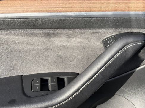 Used 2023 Tesla Model 3 Standard Range RWD image 23