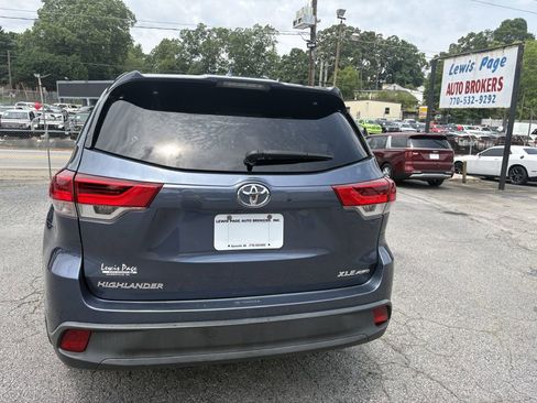 Used 2019 Toyota Highlander XLE AWD/4WD image 4
