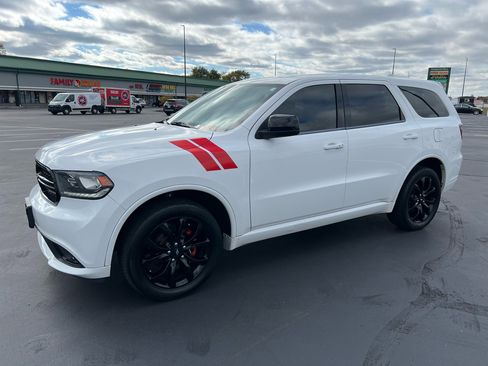 Used 2019 Dodge Durango SXT image 2