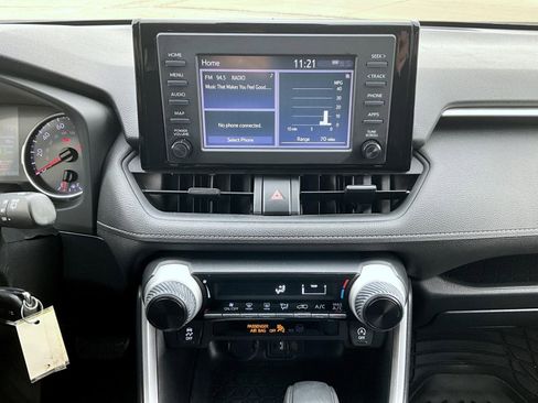 Used 2019 Toyota RAV4 LE w/ Carpet Mat Package AWD/4WD image 14