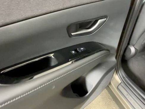 Used 2025 Hyundai Tucson Limited AWD/4WD image 15