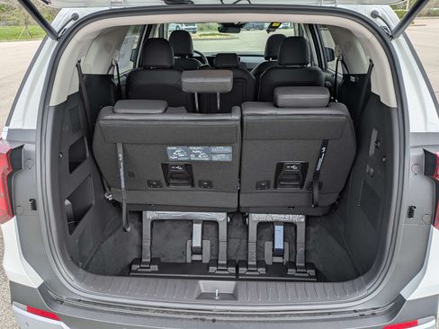 New 2026 Kia Carnival EX FWD image 15